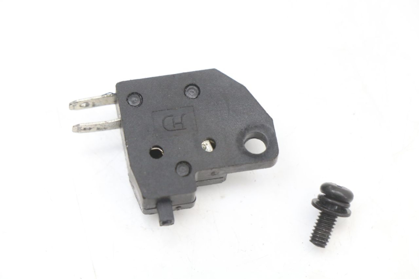 photo de INTERRUPTOR DE LUZ DE FREIO DIREITO TNT MOTOR BOSTON 4T 50 (2018 - 2025) - Zoom do estado de desgaste
