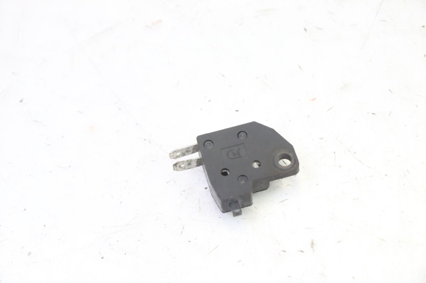 photo de INTERRUPTOR DE LUZ DE FREIO DIREITO TNT MOTOR BOSTON 4T 50 (2018 - 2025) - Detalhe da peça