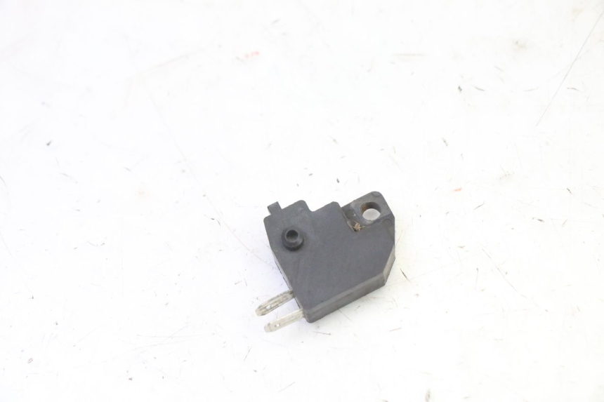 photo de INTERRUPTOR DE LUZ DE FREIO DIREITO TNT MOTOR BOSTON 4T 50 (2018 - 2025) - Outro ângulo de visão