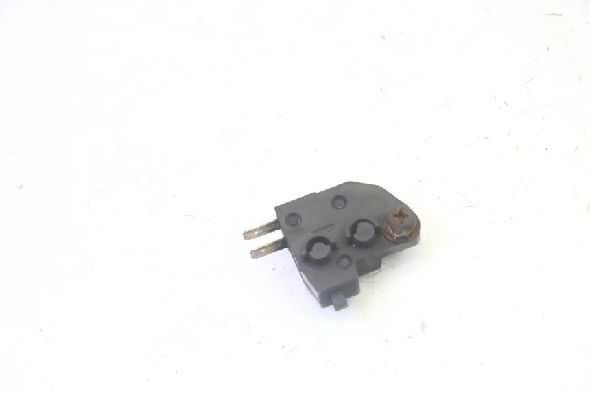 photo de INTERRUPTOR DE LUZ DE FREIO DIREITO SUZUKI BURGMAN 125 (2007 - 2014) - Detalhe da peça