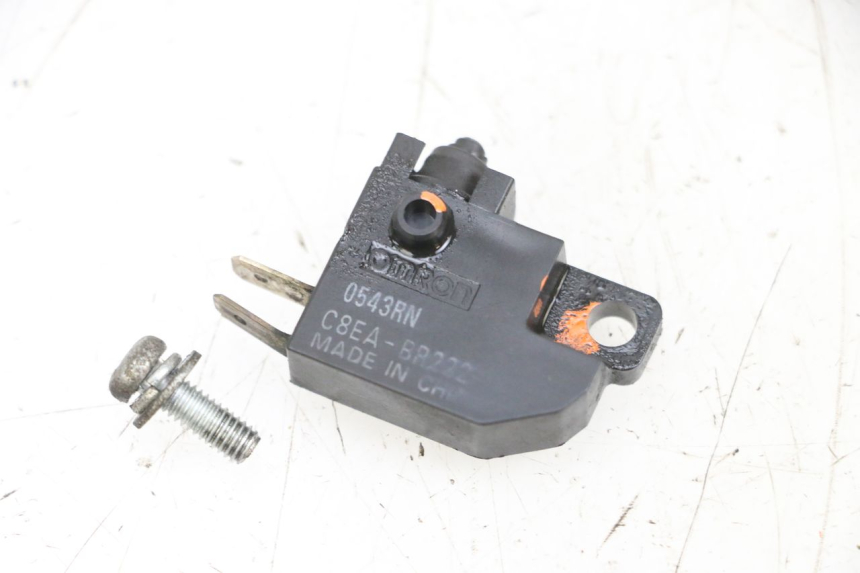 photo de INTERRUPTOR DE LUZ DE FREIO DIREITO SUZUKI BURGMAN 650 (2013 - 2020) - Vista principal