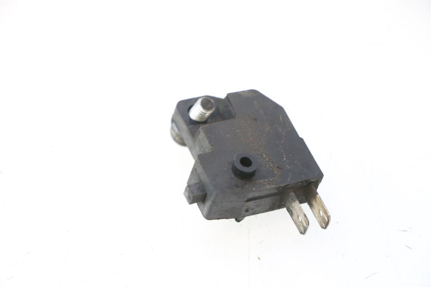 photo de INTERRUPTOR DE LUZ DE FREIO DIREITO SUZUKI BURGMAN 125 (2007 - 2014) - Detalhe da peça