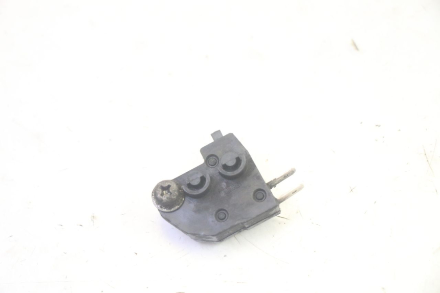 photo de INTERRUPTOR DE LUZ DE FREIO DIREITO SUZUKI BURGMAN EXECUTIVE ABS 650 (2006 - 2012) - Vista principal