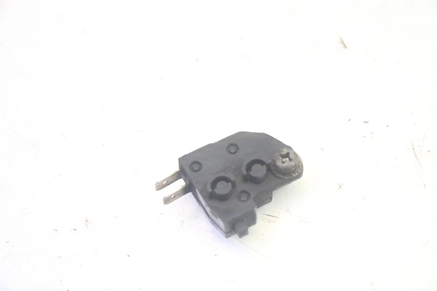photo de INTERRUPTOR DE LUZ DE FREIO DIREITO SUZUKI BURGMAN EXECUTIVE ABS 650 (2006 - 2012) - Detalhe da peça