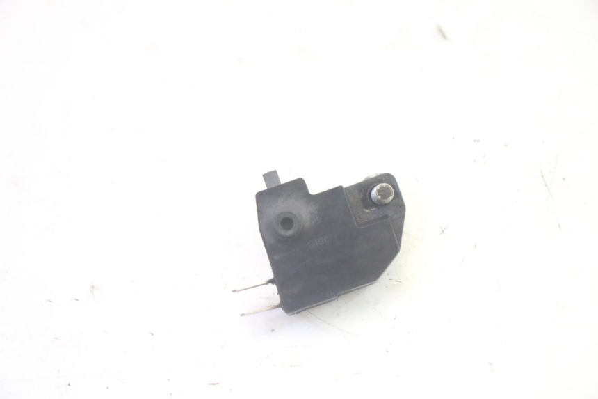 photo de INTERRUPTOR DE LUZ DE FREIO DIREITO SUZUKI BURGMAN EXECUTIVE ABS 650 (2006 - 2012) - Zoom do estado de desgaste