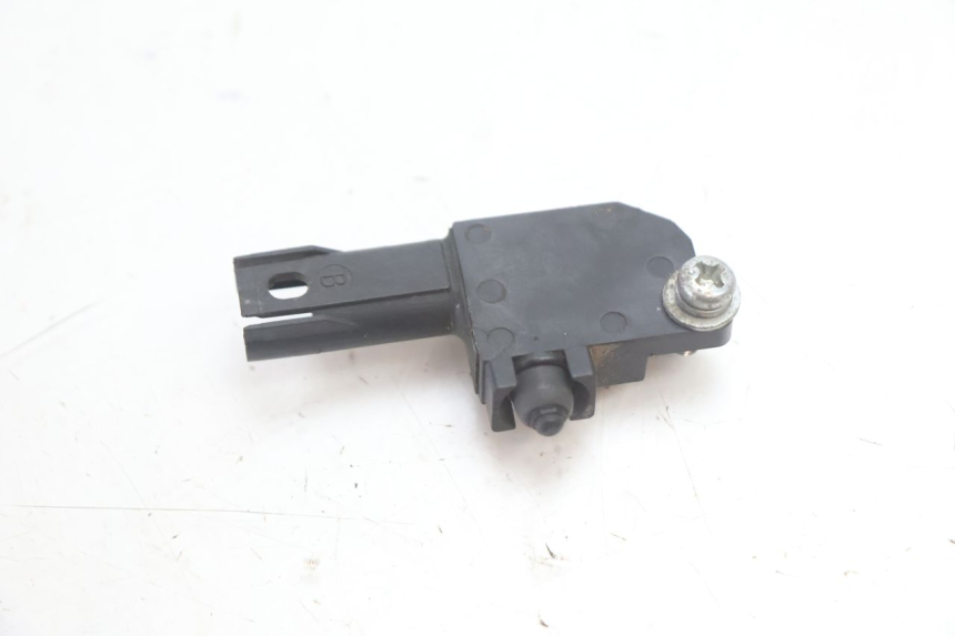 photo de INTERRUPTOR DE LUZ DE FREIO DIREITO BMW C SPORT 650 (2015 - 2021) - Detalhe da peça