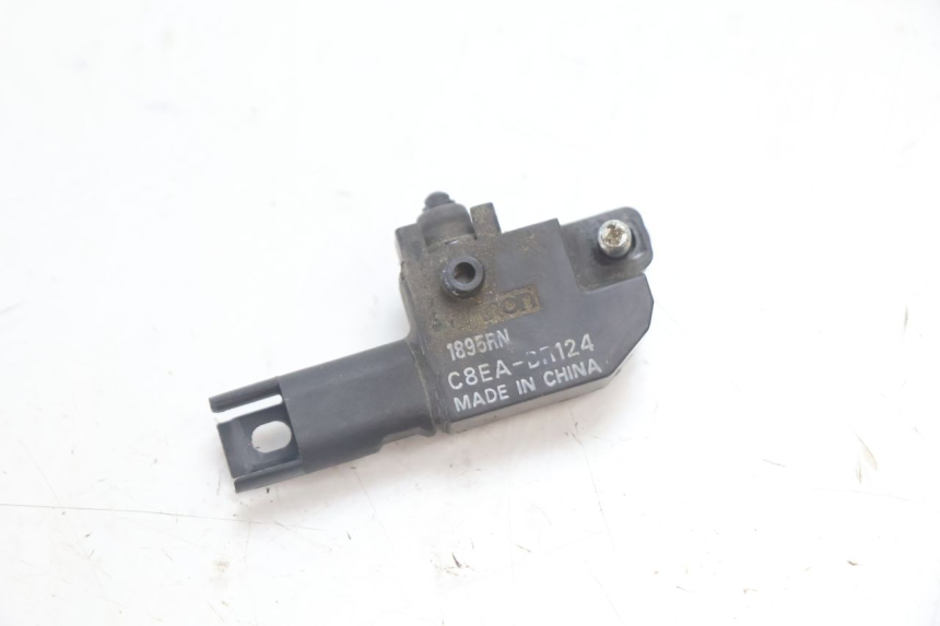 photo de INTERRUPTOR DE LUZ DE FREIO DIREITO BMW C SPORT 650 (2015 - 2021) - Zoom do estado de desgaste