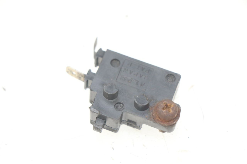 photo de INTERRUPTOR DE LUZ DE FREIO DIREITO HONDA CBR RR FIREBLADE 900 (1992 - 1994) - Vista principal
