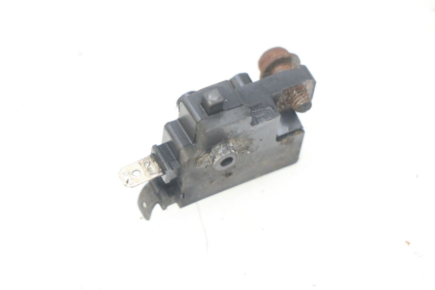 photo de INTERRUPTOR DE LUZ DE FREIO DIREITO HONDA CBR RR FIREBLADE 900 (1992 - 1994) - Detalhe da peça