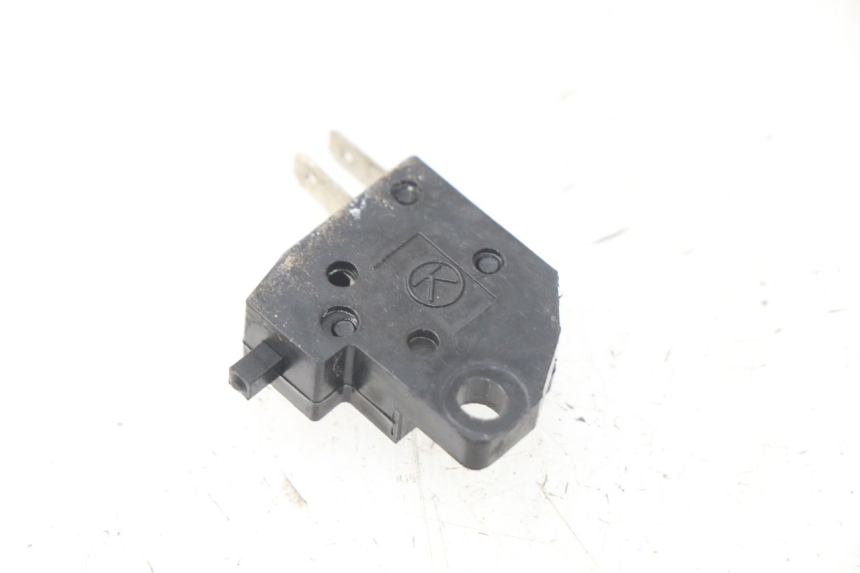 photo de INTERRUPTOR DE LUZ DE FREIO DIREITO JMSTAR CJ12M 125 (2005 - 2007) - Detalhe da peça