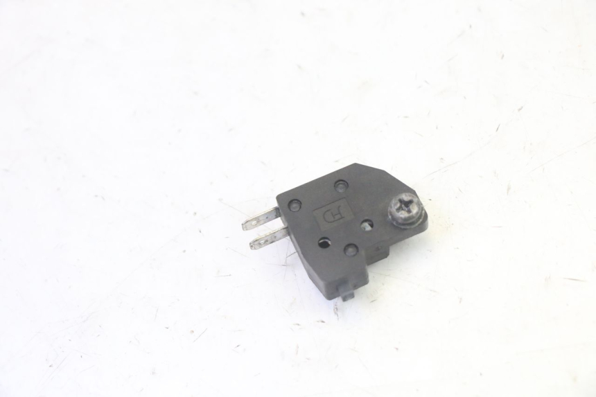 photo de INTERRUPTOR DE LUZ DE FREIO DIREITO SYM CROX 4T 50 (2016 - 2023) - Detalhe da peça