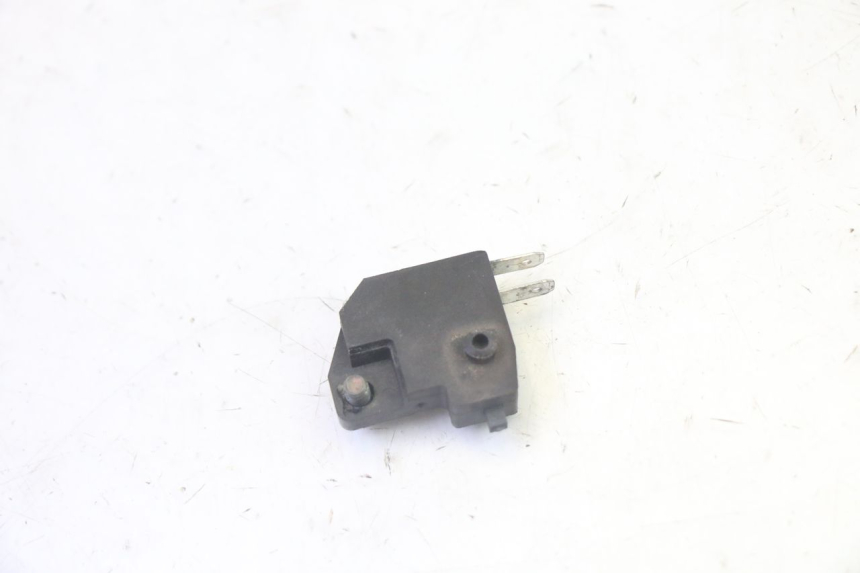 photo de INTERRUPTOR DE LUZ DE FREIO DIREITO SYM CROX 4T 50 (2016 - 2023) - Outro ângulo de visão