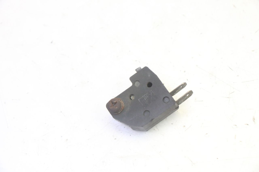 photo de INTERRUPTOR DE LUZ DE FREIO DIREITO SYM CROX 4T 50 (2016 - 2023) - Vista principal