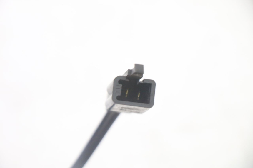 photo de INTERRUPTOR DE LUZ DE FREIO DIREITO YAMAHA CYGNUS X INJECTION 125 (2007 - 2013) - Zoom do estado de desgaste