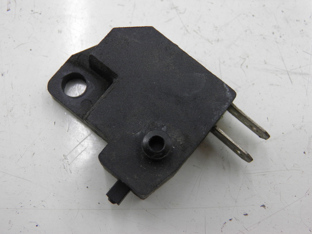 photo de INTERRUPTOR DE LUZ DE FREIO DIREITO DAELIM S2 FI 125 (2008 - 2017) - Vista principal