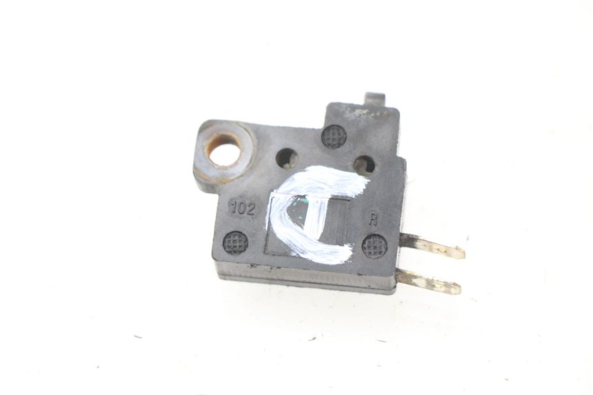 photo de INTERRUPTOR DE LUZ DE FREIO DIREITO SYM DD 50 (2005 - 2011) - Vista principal