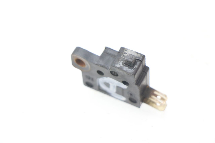 photo de INTERRUPTOR DE LUZ DE FREIO DIREITO SYM DD 50 (2005 - 2011) - Zoom do estado de desgaste