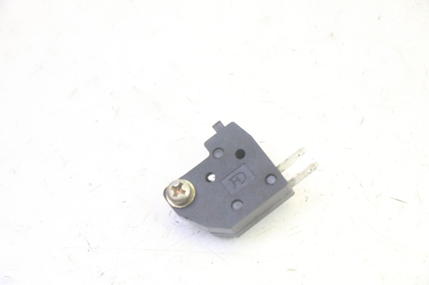 photo de INTERRUPTOR DE LUZ DE FREIO DIREITO LONGJIA DIGITA 4T 50 (2019 - 2022) - Vista principal