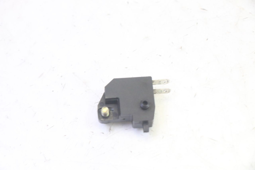 photo de INTERRUPTOR DE LUZ DE FREIO DIREITO LONGJIA DIGITA 4T 50 (2019 - 2022) - Outro ângulo de visão
