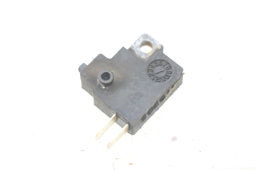 photo de INTERRUPTOR DE LUZ DE FREIO DIREITO KYMCO DINK 4T 50 (2007 - 2018) - Detalhe da peça