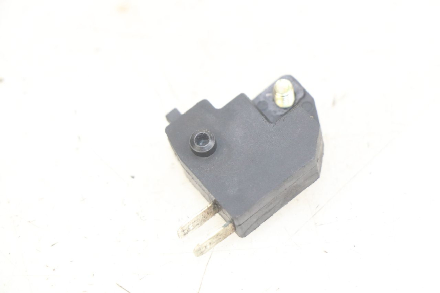 photo de INTERRUPTOR DE LUZ DE FREIO DIREITO PEUGEOT DJANGO 4T 50 (2014 - 2019) - Detalhe da peça