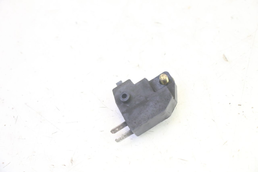 photo de INTERRUPTOR DE LUZ DE FREIO DIREITO SUZUKI DL V STROM 1000 (2002 - 2007) - Zoom do estado de desgaste