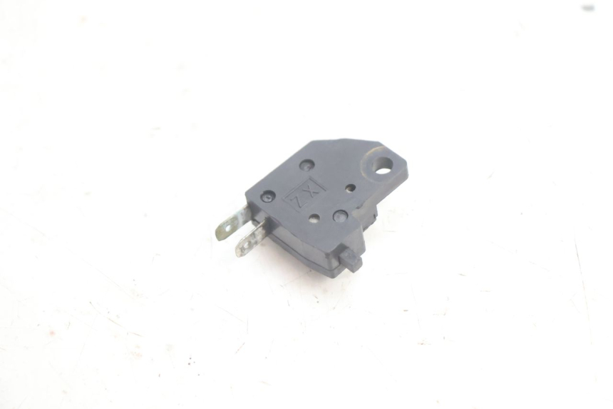 photo de CONTATO DE LUZ DE FREIO DIREITO CF MOTO E-CHARM 125 (2005 - 2008) - Detalhe da peça