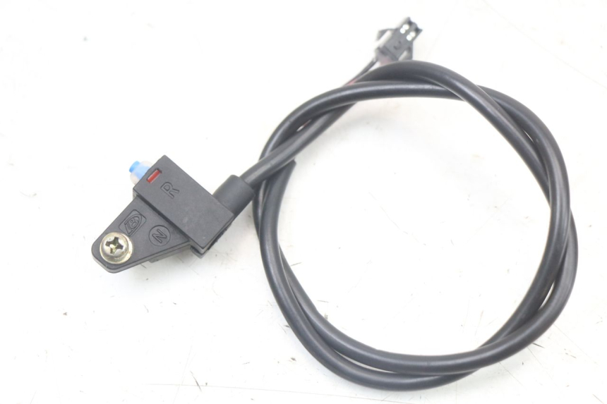 photo de INTERRUPTOR DE LUZ DE FREIO DIREITO WAYSCRAL E-START 1 (2018 - 2022) - Vista principal