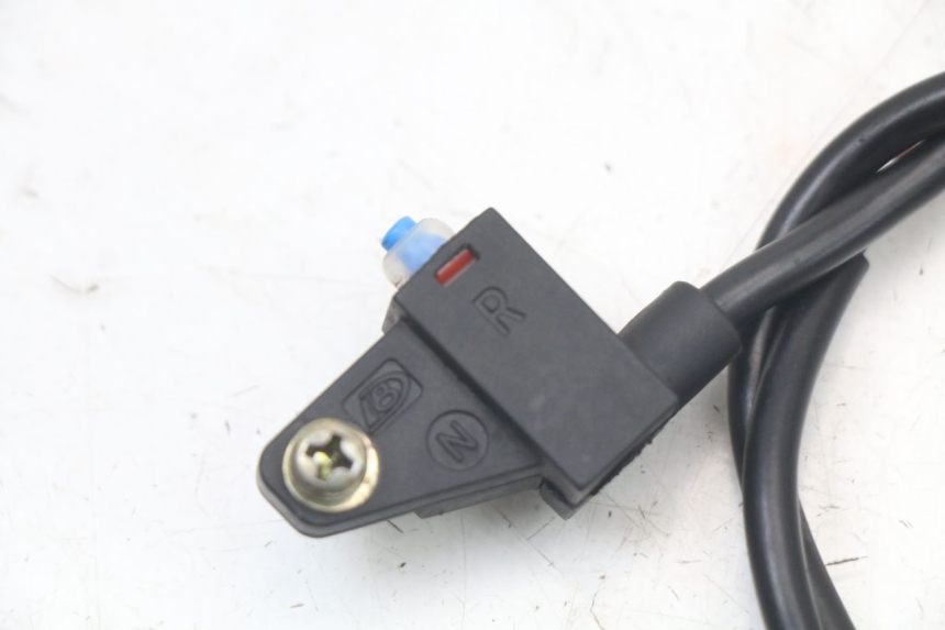 photo de INTERRUPTOR DE LUZ DE FREIO DIREITO WAYSCRAL E-START 1 (2018 - 2022) - Zoom do estado de desgaste
