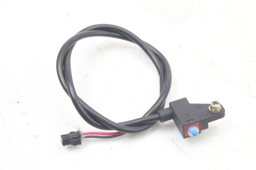 photo de INTERRUPTOR DE LUZ DE FREIO DIREITO WAYSCRAL E-START 1 (2018 - 2022) - Outro ângulo de visão