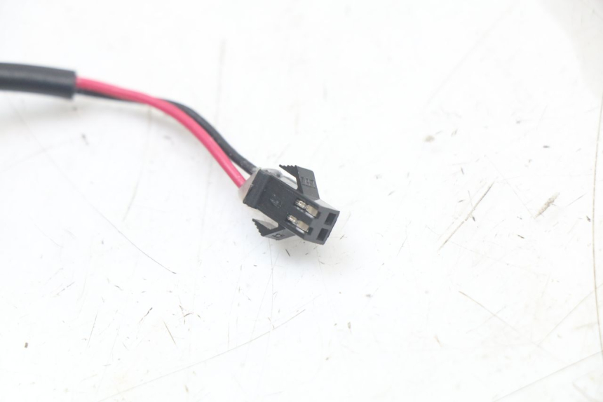 photo de INTERRUPTOR DE LUZ DE FREIO DIREITO WAYSCRAL E-START 1 (2018 - 2022) - Pontos de fixação