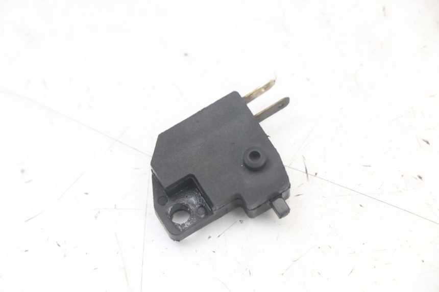 photo de INTERRUPTOR DE LUZ DE FREIO DIREITO EBROH BRAVO GLE 1 (2020 - 2024) - Detalhe da peça