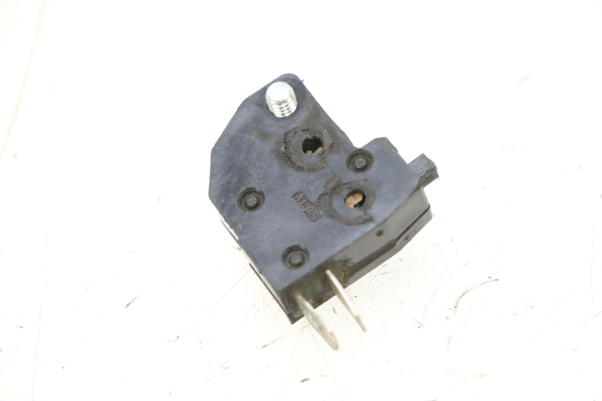 photo de INTERRUPTOR DE LUZ DE FREIO DIREITO KAWASAKI ER-6 ER6 F ABS 650 (2012 - 2016) - Detalhe da peça