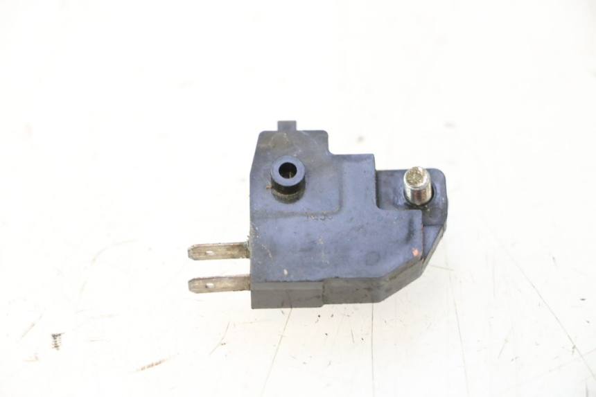photo de CONTATOR DE LUZ DE FREIO DIREITA KAWASAKI ER-6 ER6 N 650 (2005 - 2009) - Detalhe da peça