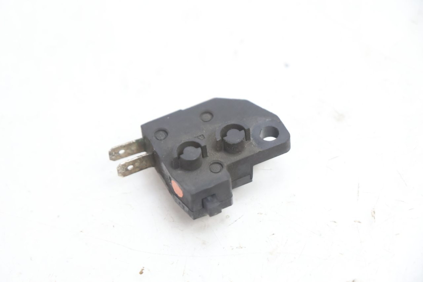 photo de CONTATOR DE LUZ DE FREIO DIREITA KAWASAKI ER-6 ER6 N 650 (2005 - 2009) - Outro ângulo de visão