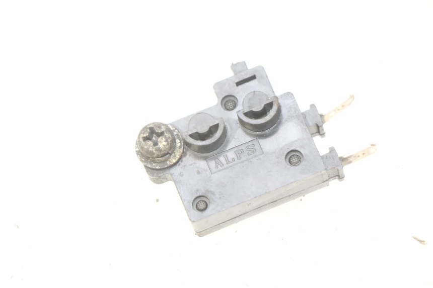photo de INTERRUPTOR DE LUZ DE FREIO DIREITO HONDA FES S-WING SWING ABS 125 (2007 - 2015) - Vista principal