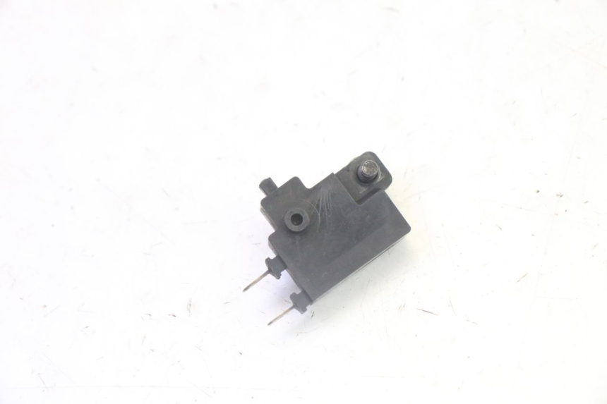 photo de INTERRUPTOR DE LUZ DE FREIO DIREITO HONDA FES S-WING SWING ABS 125 (2007 - 2015) - Zoom do estado de desgaste