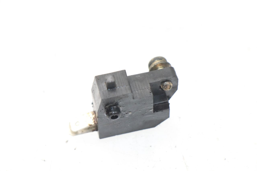 photo de INTERRUPTOR DE LUZ DE FREIO DIREITO LINTEX FEVER 2T 50 (2009 - 2022) - Zoom do estado de desgaste