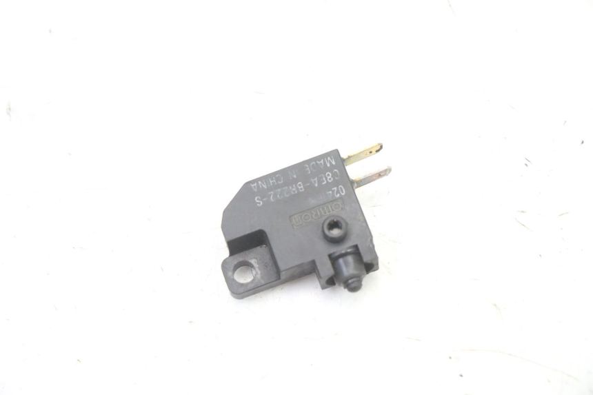 photo de INTERRUPTOR DE LUZ DE FREIO DIREITO SYM FIDDLE 2 S 125 (2012 - 2014) - Outro ângulo de visão