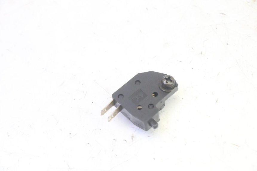photo de INTERRUPTOR DE LUZ DE FREIO DIREITO SYM FIDDLE 3 III 125 (2014 - 2020) - Detalhe da peça
