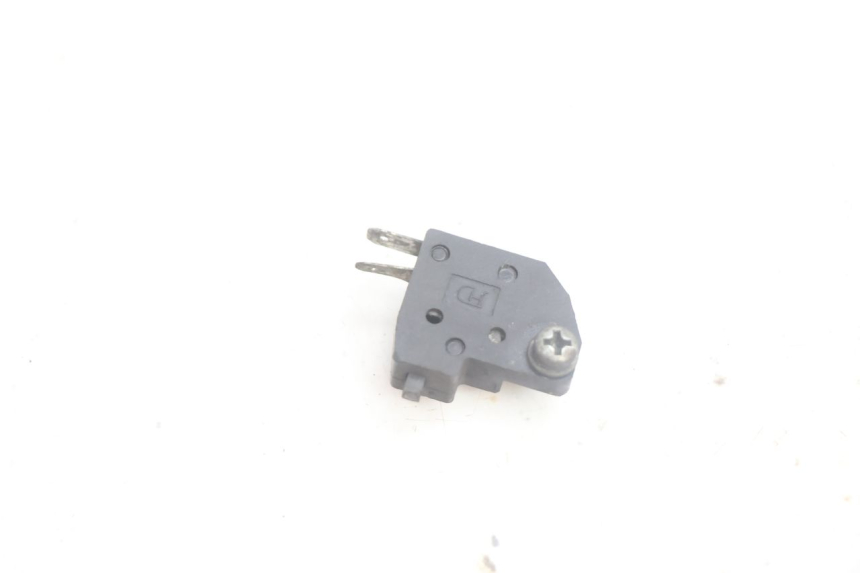 photo de INTERRUPTOR DE LUZ DE FREIO DIREITO SYM FIDDLE 3 III 50 (2014 - 2020) - Detalhe da peça