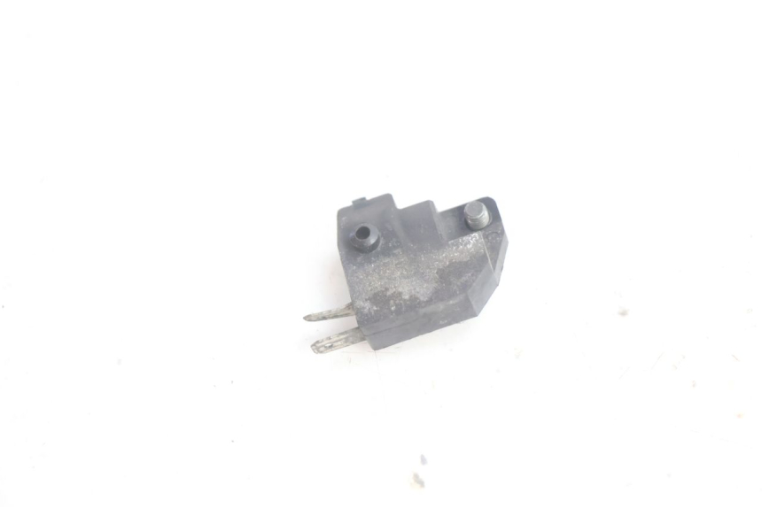 photo de INTERRUPTOR DE LUZ DE FREIO DIREITO SYM FIDDLE 3 III 50 (2014 - 2020) - Zoom do estado de desgaste