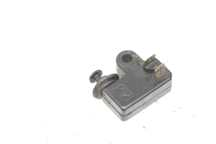 photo de INTERRUPTOR DE LUZ DE FREIO DIREITO YAMAHA FJ 36Y 1100 (1984 - 1985) - Detalhe da peça