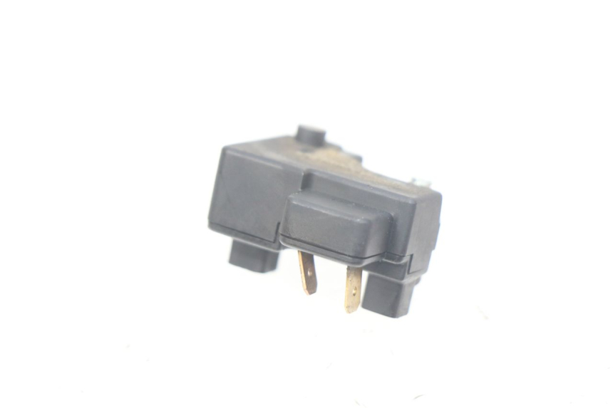 photo de INTERRUPTOR DE LUZ DE FREIO DIREITO YAMAHA FJR ABS 1300 (2006 - 2012) - Detalhe da peça