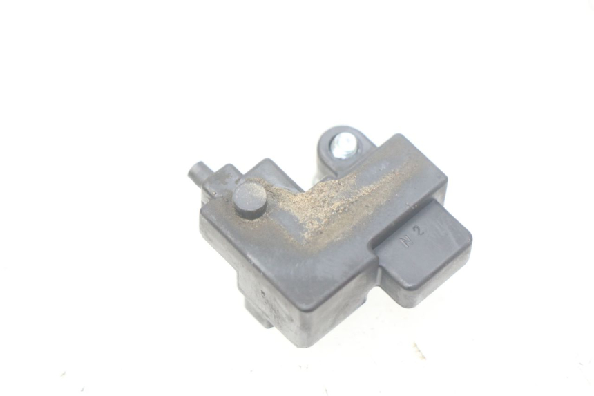 photo de INTERRUPTOR DE LUZ DE FREIO DIREITO YAMAHA FJR ABS 1300 (2006 - 2012) - Zoom do estado de desgaste