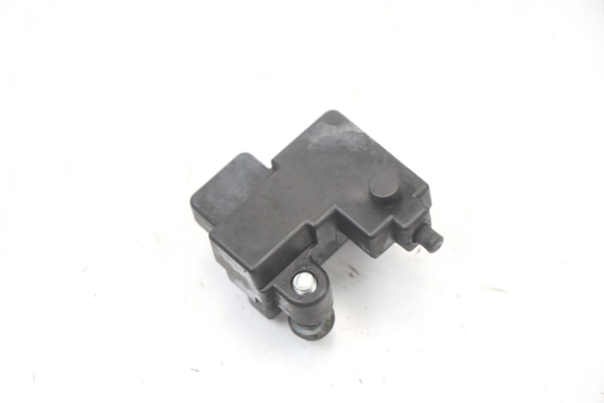 photo de INTERRUPTOR DE LUZ DE FREIO DIREITO YAMAHA FJR ABS 1300 (2006 - 2012) - Detalhe da peça