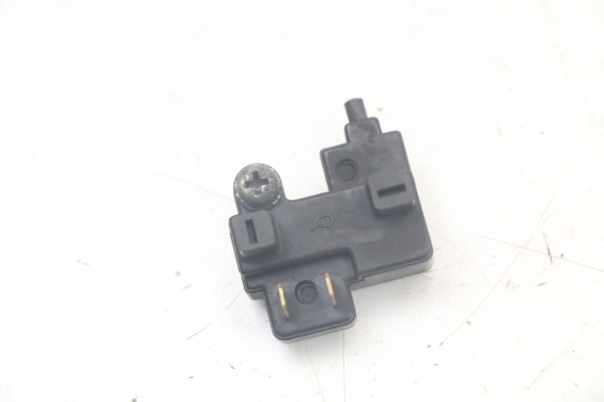 photo de INTERRUPTOR DE LUZ DE FREIO DIREITO YAMAHA FJR ABS 1300 (2006 - 2012) - Vista principal