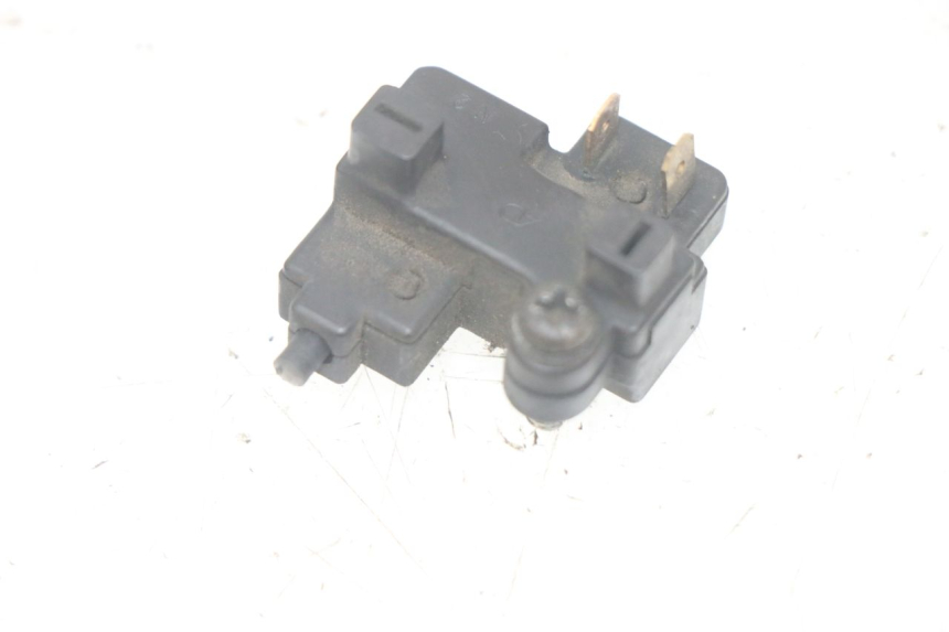 photo de INTERRUPTOR DE LUZ DE FREIO DIREITO YAMAHA FJR ABS 1300 (2006 - 2012) - Vista principal