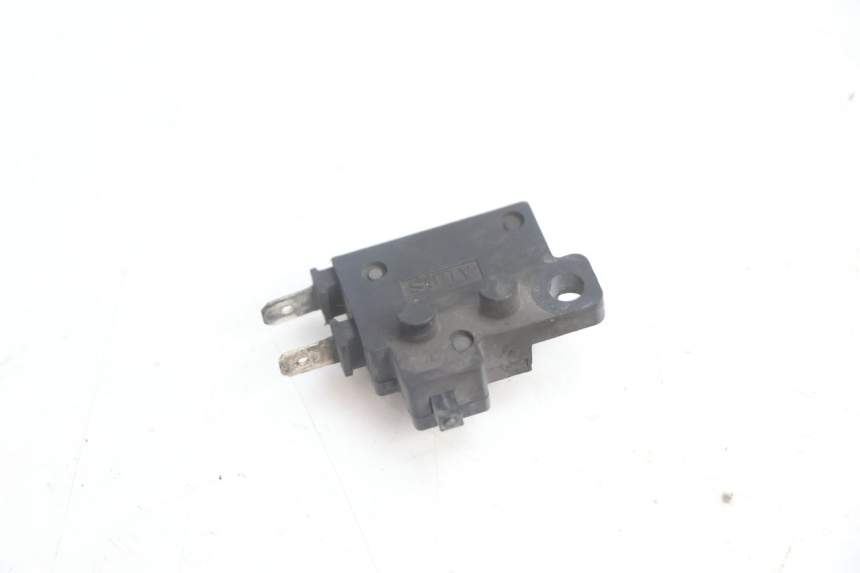 photo de CONTATO DE LUZ DE FREIO DIREITA YAMAHA FJR 1300 (2001 - 2005) - Detalhe da peça