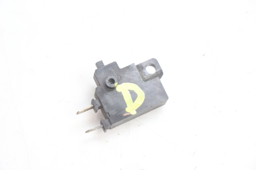 photo de CONTATO DE LUZ DE FREIO DIREITA YAMAHA FJR 1300 (2001 - 2005) - Zoom do estado de desgaste